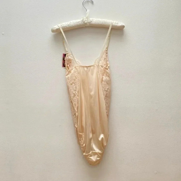 Vintage - NWT Cream Off White Lace Bodysuit - Picture 7 of 8